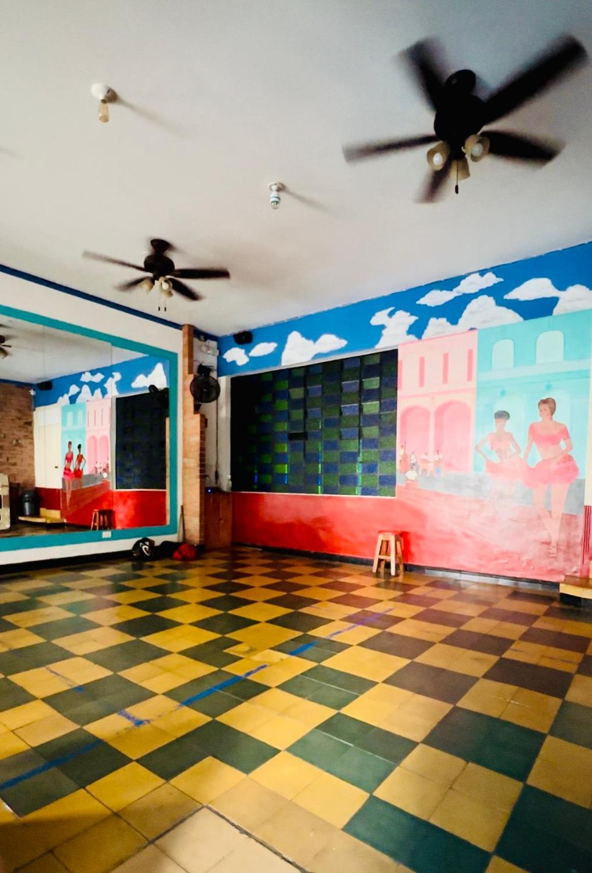 Havana Hostel Cali & Dance School Extérieur photo